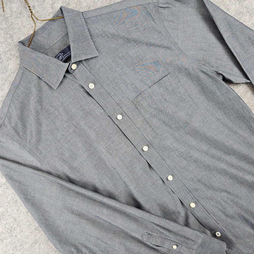 Gap Button Up Shirt Men's Medium Gray Black Chambray Wrinkle Resistant Cotton